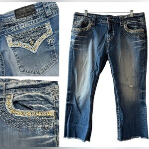 Miss Me Signature Cuffed Capri Cropped Jeans Women’s Sz 34 embroidered bejeweled
